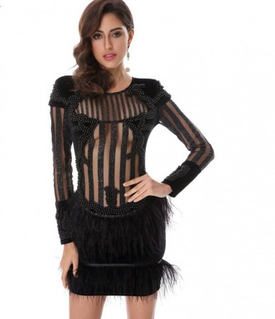 /products/vestido-pedreria-y-plumas/